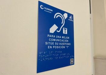 Sanidad facilita la comunicación con pacientes con discapacidad auditiva con bucles de inducción magnética
