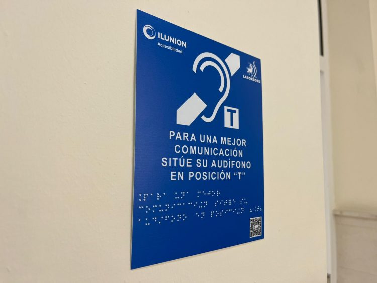 Sanidad facilita la comunicación con pacientes con discapacidad auditiva con bucles de inducción magnética