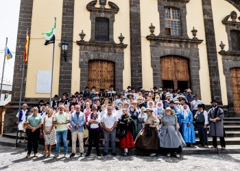 El XXXIII Festival Nacional de Folklore Isla de Gran Canaria celebra este martes su jornada principal en la Plaza Grande de Guía