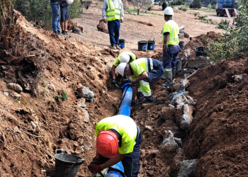 Telde restablece progresivamente el suministro de agua en Las Huesas tras reparar la avería