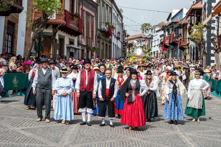 La Romería Ofrenda del Pino unió a más de 30.000 personas este 7 de septiembre