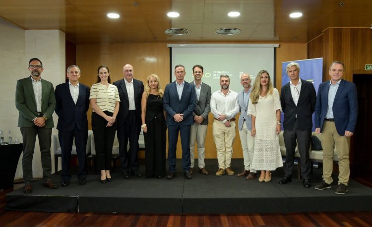 El Gobierno de Canarias aborda el impacto económico del sector aeroespacial en Canarias
