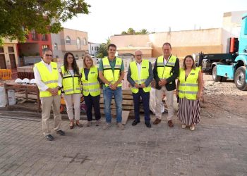 Óscar Hernández y Antonio Morales visitan las obras del nuevo velatorio municipal de Agüimes