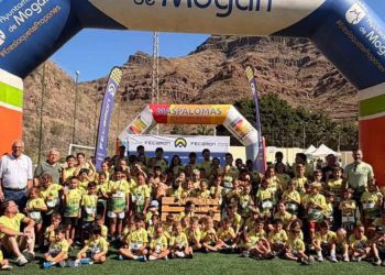 Un centenar de niños y niñas protagonizan la primera Acebuches Trail Kids
