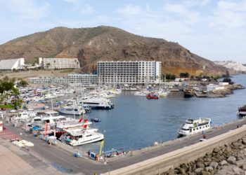Onalia Bueno exige el cese del director gerente y el secretario de Puertos Canarios