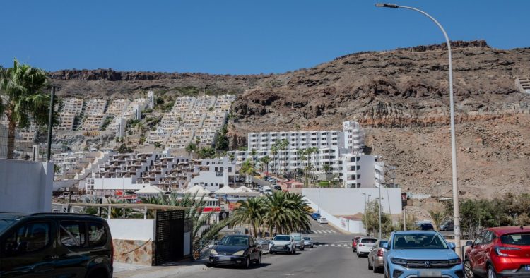 El Ayuntamiento asume el servicio de alumbrado público en Playa del Cura