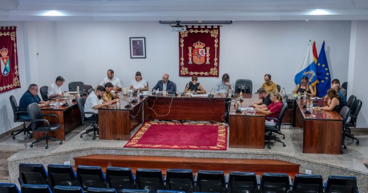 Mogán creará una oficina de apoyo a las familias afectadas por los planes de vivienda para facilitar el acceso a la propiedad de sus hogares