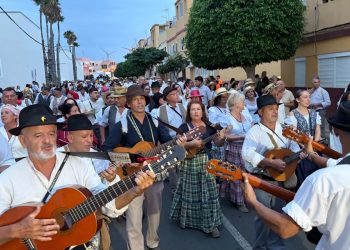 Castillo del Romeral volvió a volcarse con su romería en una jornada marcada por la música, la tradición y la participación
