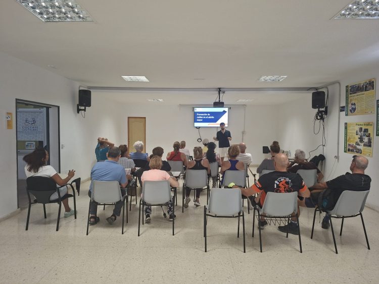 Telde reúne a decenas de personas mayores en una jornada para prevenir caídas y fomentar un envejecimiento activo