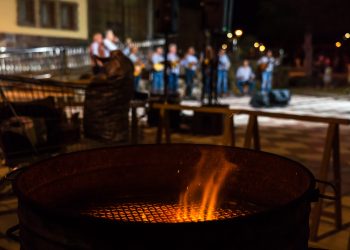 Parrandas y castañas asadas para celebrar los finaos en barrios y pueblos de Santa Lucía de Tirajana 