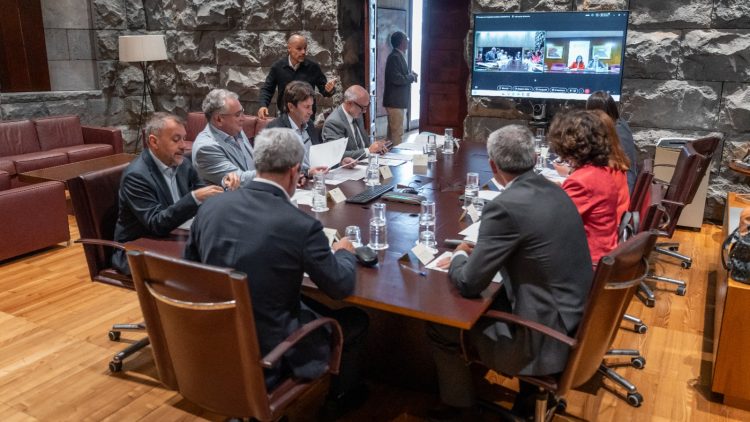 El Gobierno de Canarias destinará 9,9 millones de euros a las dos capitales en su presupuesto del próximo año
