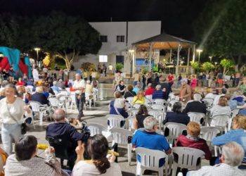 Las castañas y las piñas asadas vuelven a la plaza de Las Ramblas este sábado por el Día de los Finaos