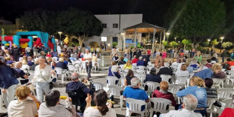 Las castañas y las piñas asadas vuelven a la plaza de Las Ramblas este sábado por el Día de los Finaos