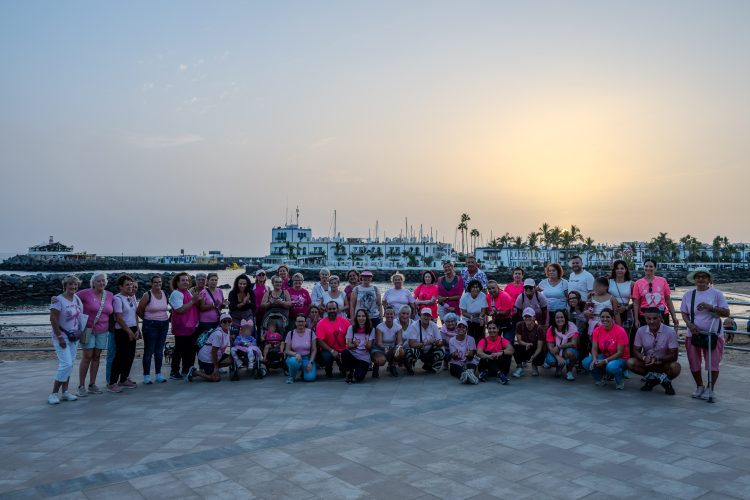 Mogán celebra la caminata solidaria contra el cáncer de mama
