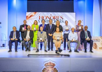 San Bartolomé de Tirajana homenajea a diez referentes de la cultura, la educación y la vida social del municipio