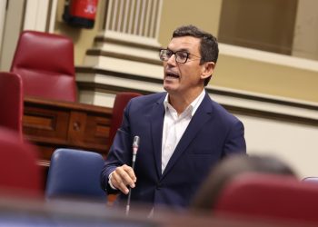Canarias impulsa por la vía estatal y europea la limitación de la compra de vivienda por extranjeros no residentes 