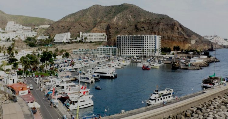 La Justicia saca los colores a Puertos Canarios por actuar como defensor de Puerto Rico S.A.