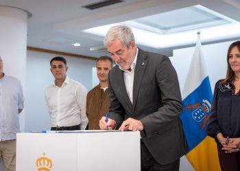 Gobierno y sindicatos pactan la implantación de la carrera profesional para el personal de la Administración General