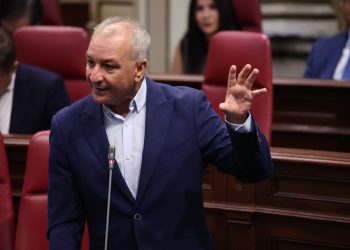 Luis Campos denuncia la parálisis de Clavijo ante la escalada de precios de la vivienda en el Archipiélago 