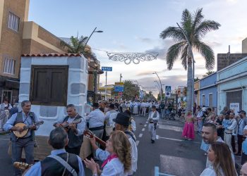 Diecisiete carretas y 22 agrupaciones y colectivos participan este sábado en la Romería de San Rafael