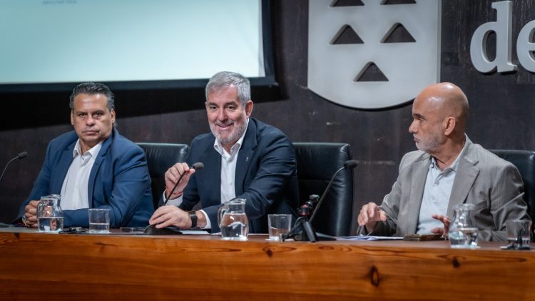 Clavijo: “Las administraciones tienen que posibilitar que los mayores formen parte de las decisiones públicas”