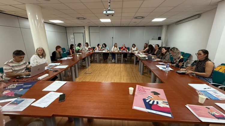 Sanidad refuerza la coordinación para la promoción de la lactancia materna con una jornada técnica