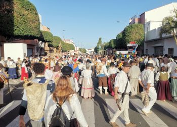 Las calles de Agüimes se llenan de color, tradición y bailes durante la Romería del Rosario