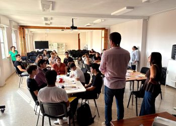 El Gobierno de Canarias trabaja con las personas jóvenes para detectar y paliar la soledad no deseada