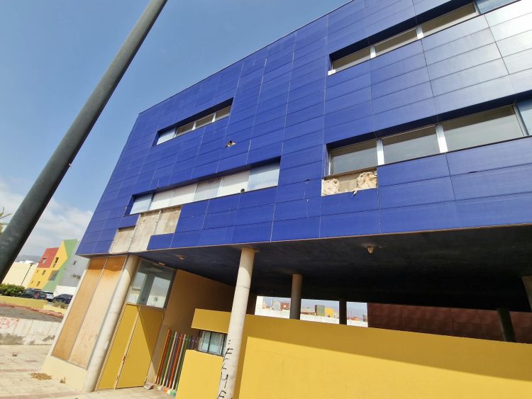 La Fortaleza denuncia la grave dejadez del grupo de gobierno al bloquear el uso social de un centro que apenas tiene una década y darle la espalda al barrio de La Orilla