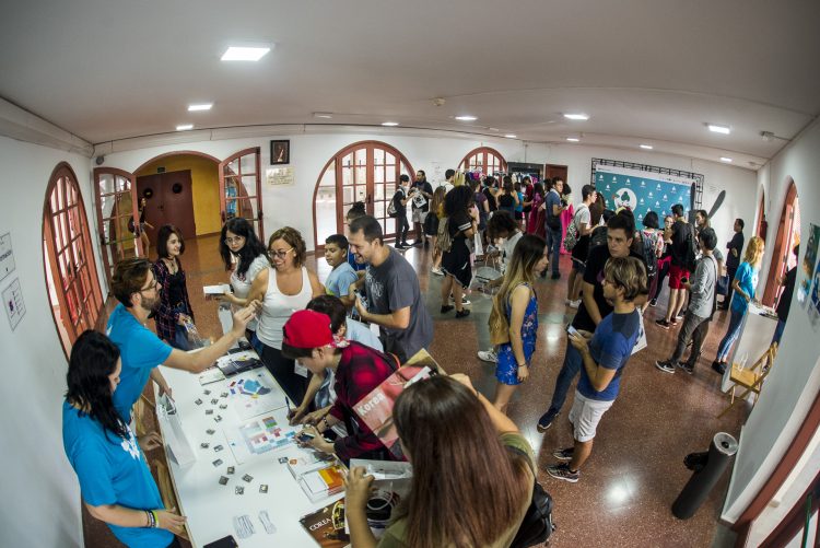 El XIV Festival Kimchi trae la cultura coreana a Santa Lucía con talleres, juegos, gastronomía, K-Pop y danza