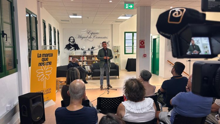 La Biblioteca Central cuenta con un espacio dedicado a la obra de Miguel de Cervantes