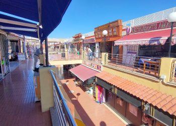 La Policía Local detiene a un hombre por presunta venta de cocaína en el Centro Comercial Europa