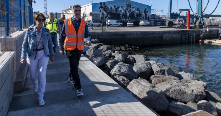 Onalia Bueno pide al presidente de Canarias y al de Puertos Canarios el cese de José Gilberto Moreno y Enrique Wiot